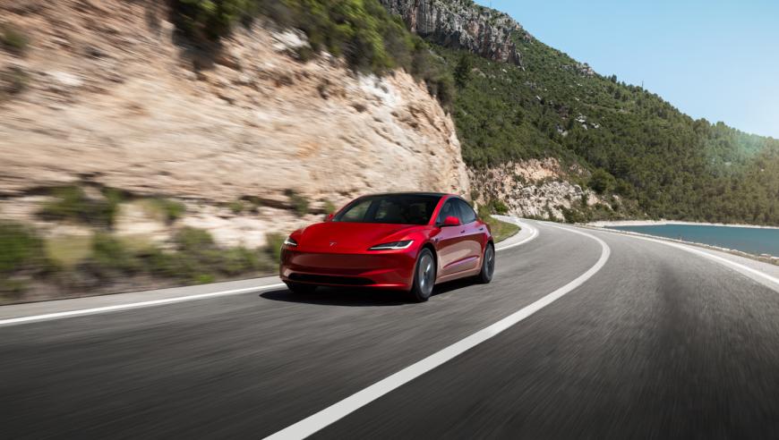 特斯拉新款 Model 3 长续航版全球发布：436 英里续航，英国售价44990 英磅