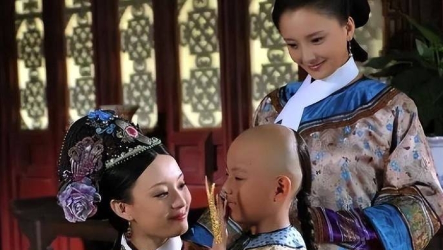 雍正驾崩后，乾隆即位：如何评价这个年轻皇帝的成长和他对待幼子的态度?