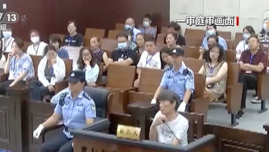 谜团重重：为何余华英的第二个孩子竟然是亲生儿子？背后的真相揭示