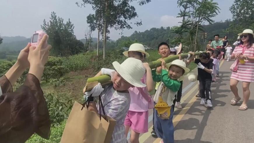 给孩子提供一次别开生面的亲子旅行体验，让孩子在快乐中增长知识