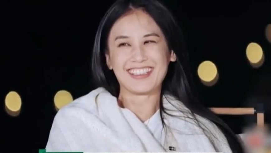 杨子与黄圣依：他们的婚姻尴尬，黄圣依真的笑得开心吗?