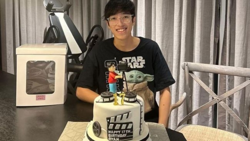 李克勤大儿子17岁生日照曝光！正脸撞脸刘翔，继承父亲的音乐天赋