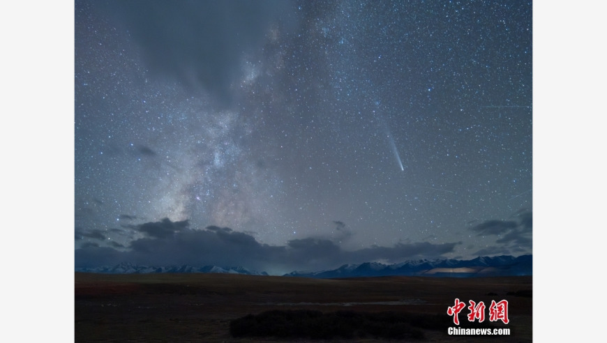 西藏藏北的神秘之地——紫金山、阿特拉斯彗星与银河的奇妙相遇