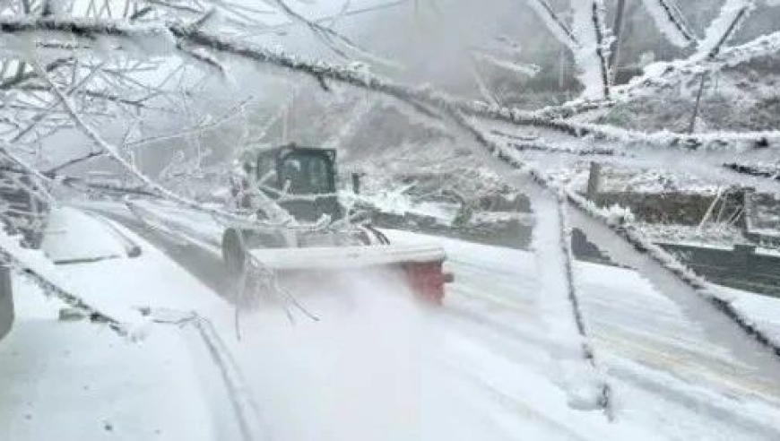 风暴天气紧急通知：强烈降温、强台风和冷空气席卷多地，请务必做好防范措施。