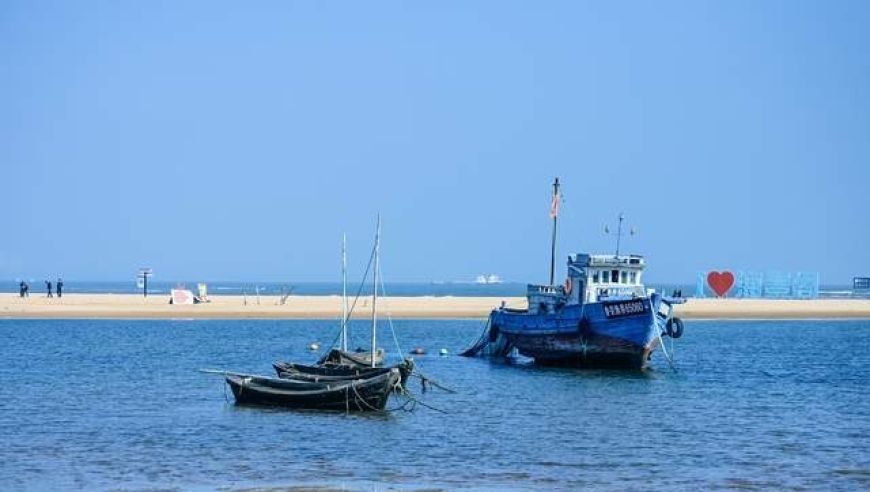 威海荣成的百合湾：迷人的海边风景与绝佳的摄影地点