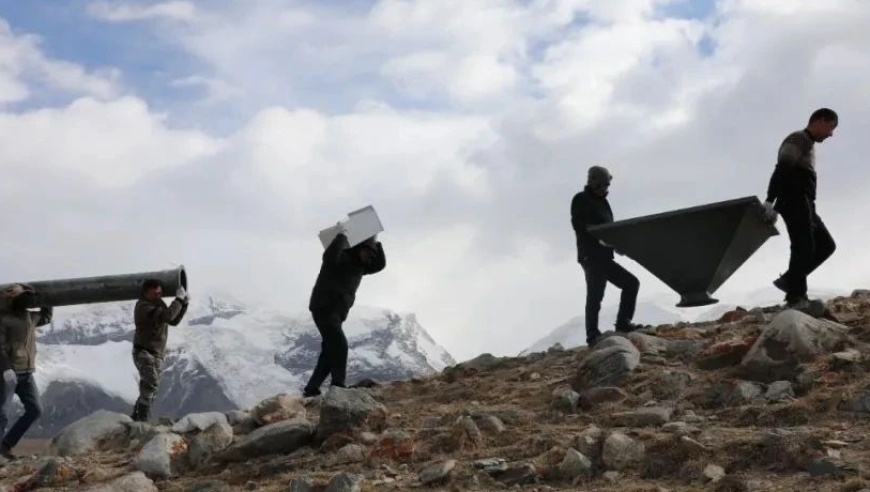 3600余米高空的地面作业装备，云端建造——揭秘世界纪录

优化后的超越海拔4600米的世界纪录，云端构建的地面作业装备：探索奇迹与挑战极限