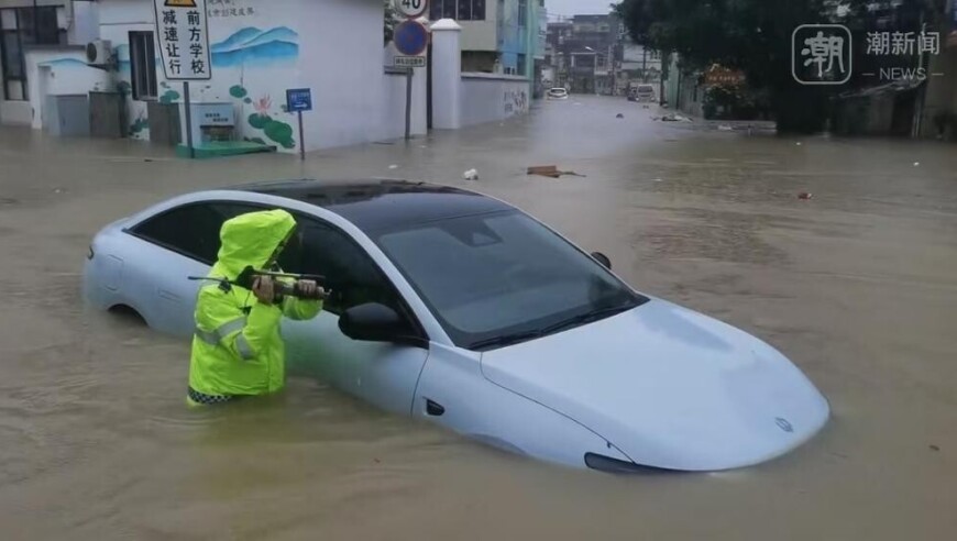 北方需关注降温雨雪，南方请留意台风