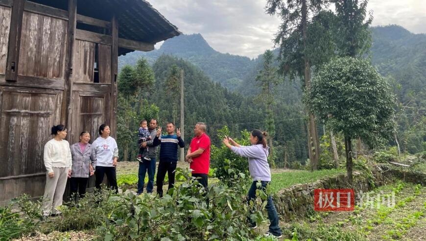 患聋哑症的16岁女孩成功寻找亲生父母：母爱如山，她找回了快乐与亲情的港湾