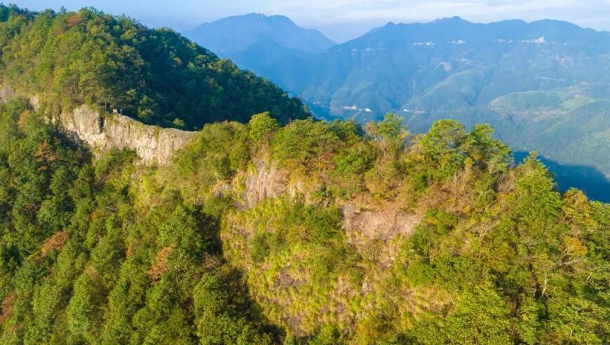 被隐藏在火山岩下的危险！这个杀人桥实际上是座露营胜地