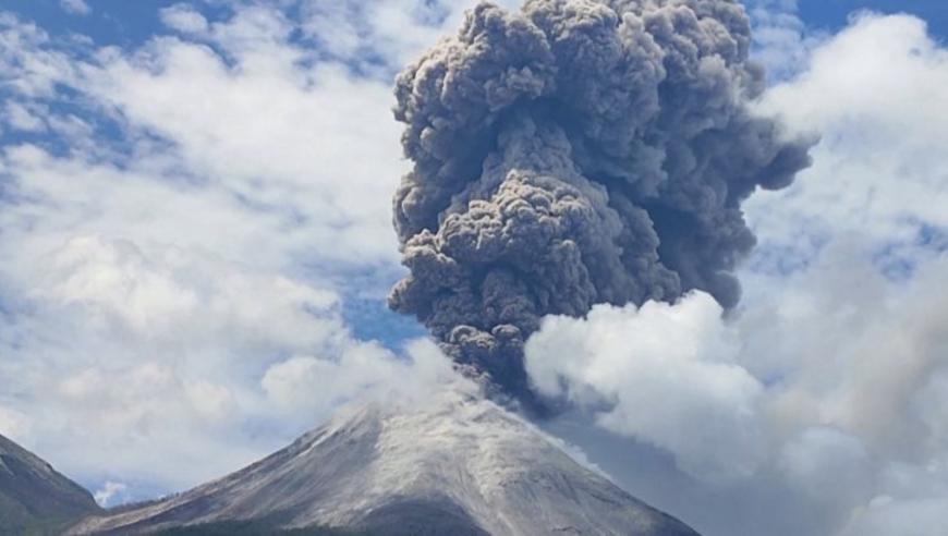 全球连环火山喷发：俄罗斯与印尼的关联性探讨