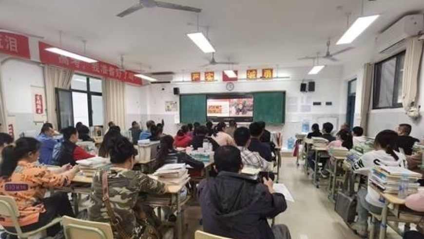 九江一中南门湖校区2024-2025学年上学期期中家长会召开公告