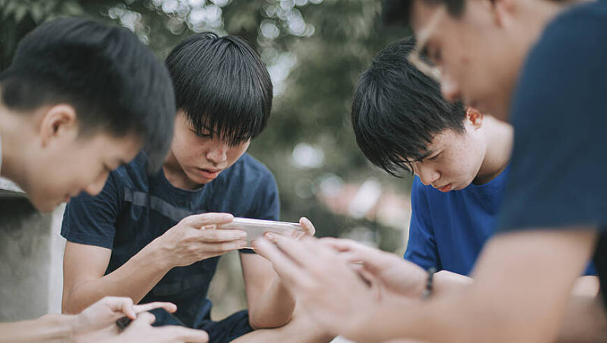 学会管理孩子的手机使用习惯，让孩子从第四阶段迈向健康上网之路——《闪电心灵愈站》专家解析