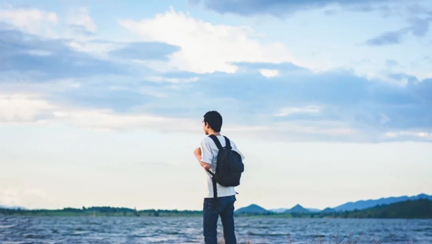 穷人的逆袭之路：远走他乡的改变命运之旅