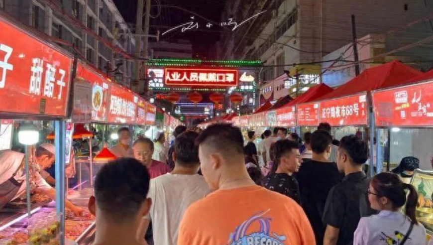 兰州美食之选：游客最爱的夜市并非所有人都前往，这是为何?