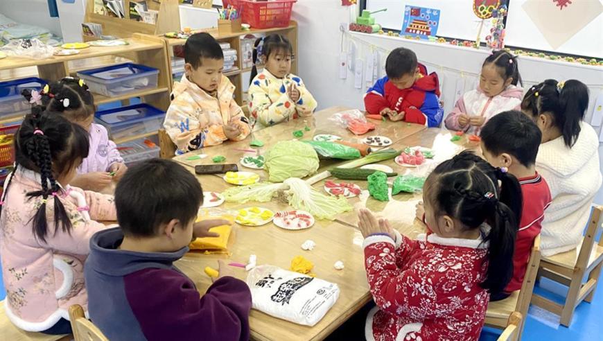 智慧小火伴，知识大熔炉：萌娃‘炖火锅’的智能学习之旅