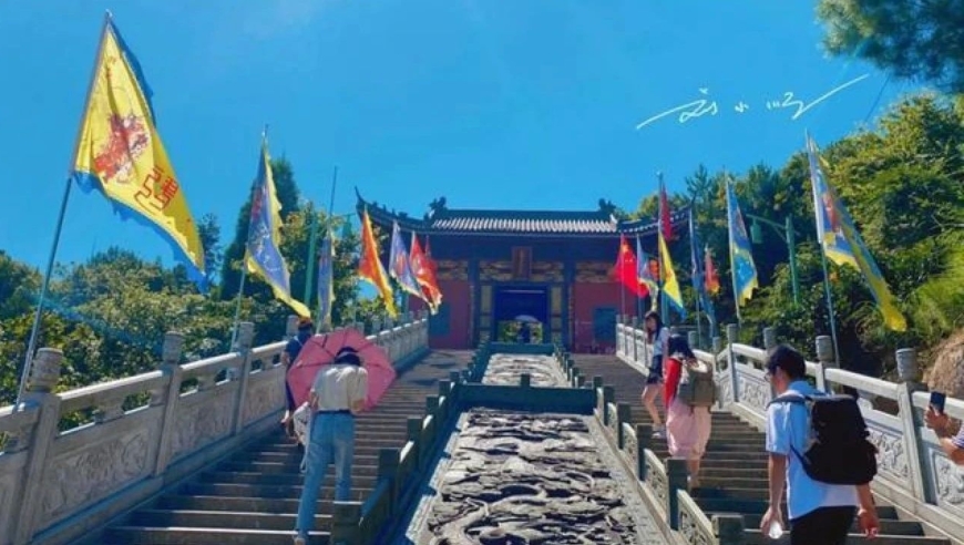 寻宝之旅：神秘的上饶铅山——中华灵宝第一山，鲜为人知的宝藏之地