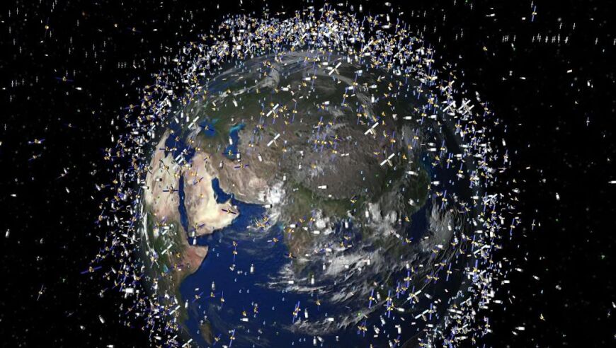 太空垃圾威胁：我们需要如何面对和解决这个问题？

或

全球卫星空间垃圾问题：你的生存可能依赖于此