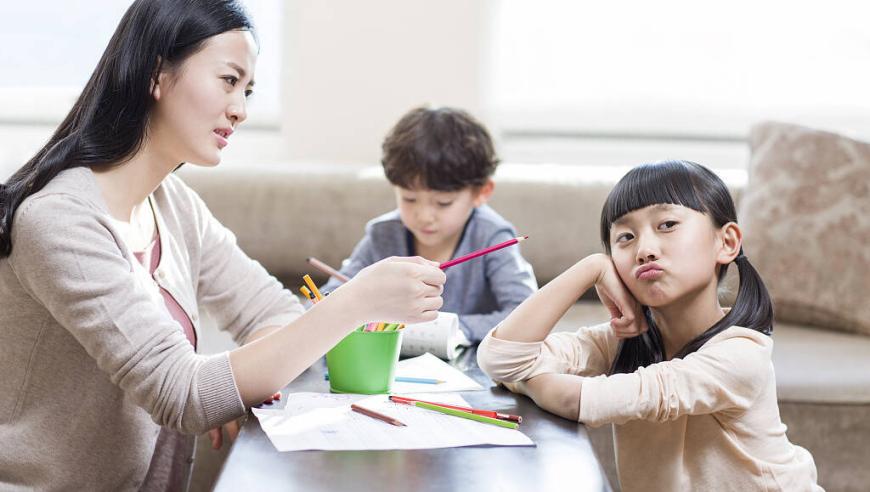 心理学视角：揭秘二宝出生大宝情绪变化，如何正确理解和共情孩子的感受？