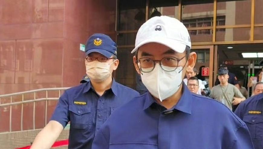 黄子佼购买性影像案：涉未成年35人，被判8个月刑