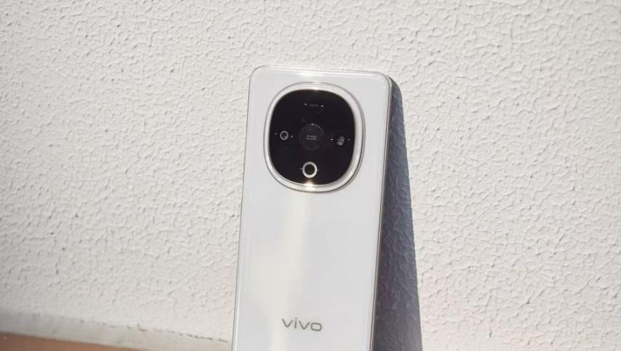 让声音无处不在 - vivo Y300：强大的外放音量体验评测