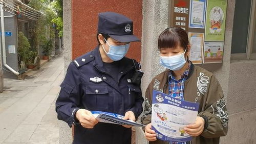 涉事女警被指卖淫遭村民炮轰：派出所负责人已暂停职务，事件调查仍在进行中

警方成功驱赶涉事女子至警车内，但村民持续挑衅且闹事：涉事女警已被停职，公安部门正全面调查此事