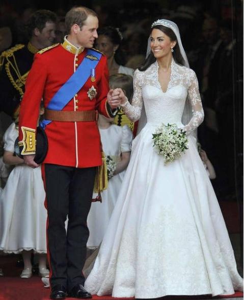 凯特·威廉：庆祝结婚13周年，叛逆女王与戴安娜不同样引人注目