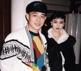 李连杰牵爱女儿探望向太，重逢好友心情佳，彰显父女情深与友好的正能量。