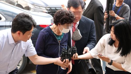 尹锡悦岳母被判刑入狱、假释被驳回：韩国总统府新闻