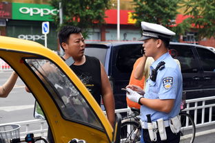 北京男子驾车冲撞外卖小哥，警方已通报：未遂并面临罚款和刑事处罚