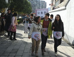 美国大学生自发发起的抗议活动：称将为兄弟姐妹免费提供饭菜