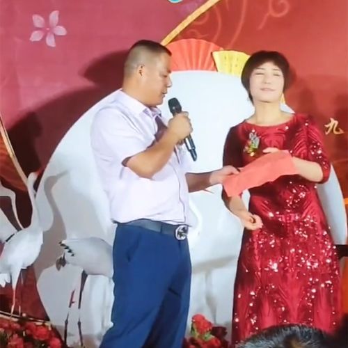 小杨哥举办电音节：陈浩民夫妇李晨出席，网友热议纷纷！