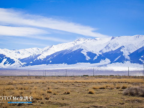 东天山日与夜：穿越哈密至巴里坤的旅程\n