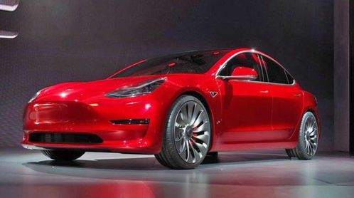 特斯拉Model 3故障：充电后起火，全车陷入火海