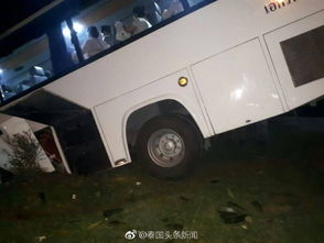 中国游客赴泰大巴事故致33人受伤：司机在公路上突然去世