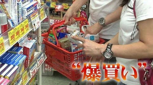 中国游客在日本疯狂扫货，背后的真相和风险需警惕