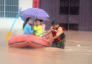 钦州市遭受强降雨引发严重内涝 教育部门被迫暂停多所学校的课程