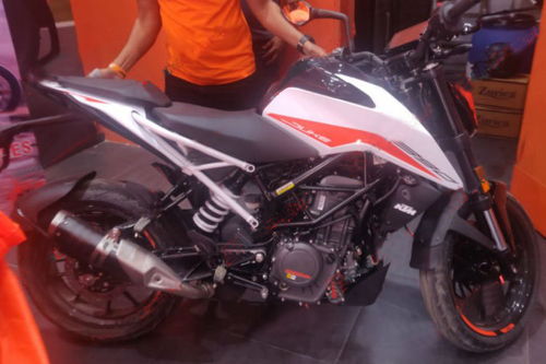 百万豪礼升级！全新KTM 390 DUKE震撼上市，搭载单缸四冲程可弹射启动技术