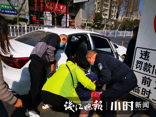 孩子街头晕倒，民警火速出手：及时救治，生命无忧