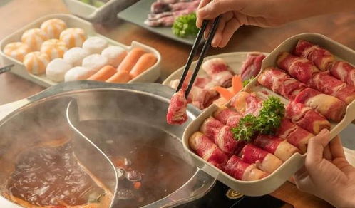 小花生游遍世界，发现中国的美食无与伦比；海底捞火锅获赞誉，远超韩国风味