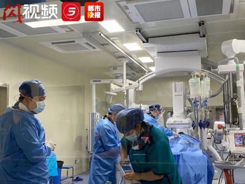 及时就医!男子紧急跳入医院溶栓挽救生命