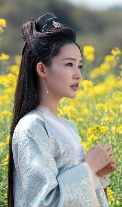 《庆余年2》中李沁与金晨的34岁差异对比：貌美如花还是实力派演技？