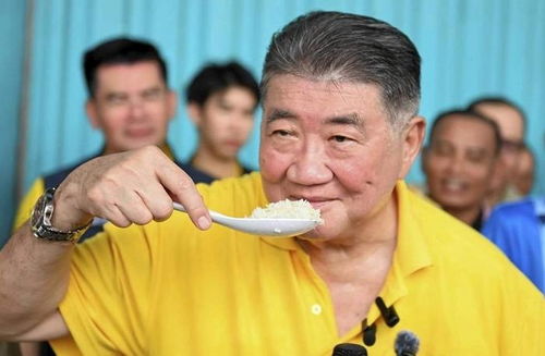 泰国副总理大力推销陈米，亲身食用证实其优质口感