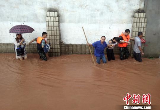 民众安全受威胁：未及时发布暴雨预警的乡镇，需承担何种后果?