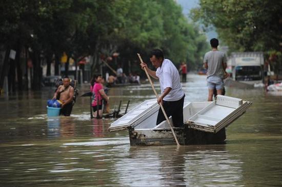 民众安全受威胁：未及时发布暴雨预警的乡镇，需承担何种后果?