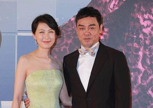 刘青云与老婆郭蔼明低调看表演：25年恩爱生活琐碎却充满爱意