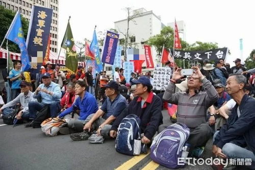 台媒：台立法机构今天再爆冲突，现场一度陷入混乱