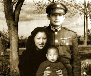 南京之谜：一张记录1948年张灵甫战死后的罕见留影照片