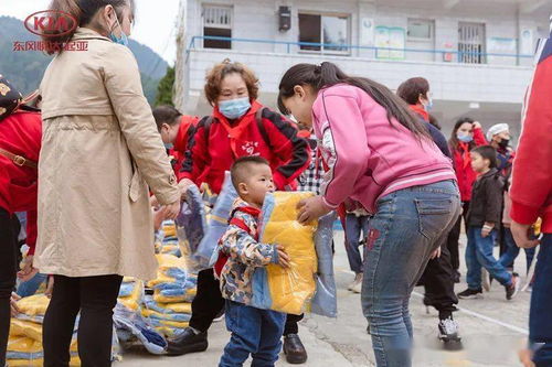 六一前夕：杭州爱心涌动，孩子们穿上新校服感受爱的温度