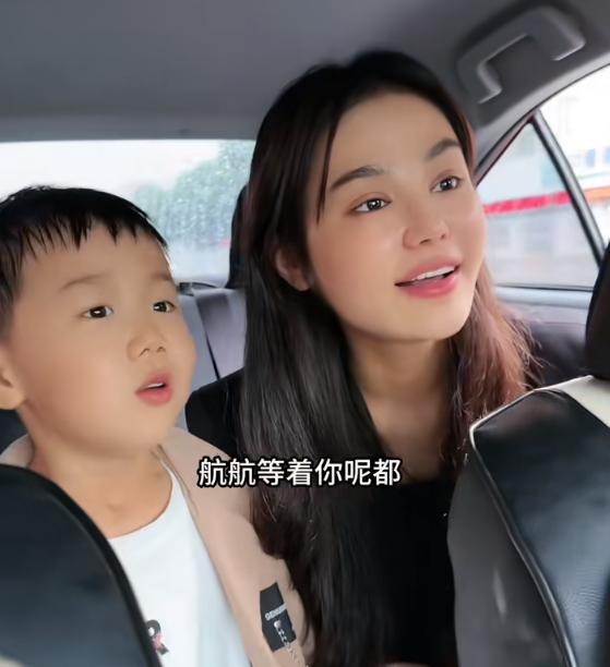 樊小慧前夫否认管孩子，婆婆揭发其身份信息进行实名举报，小慧陷入情绪崩溃漩涡