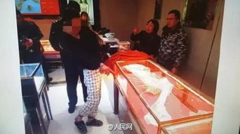 男子抢劫金店逃脱被警方抓获，所有被盗物品已悉数找回